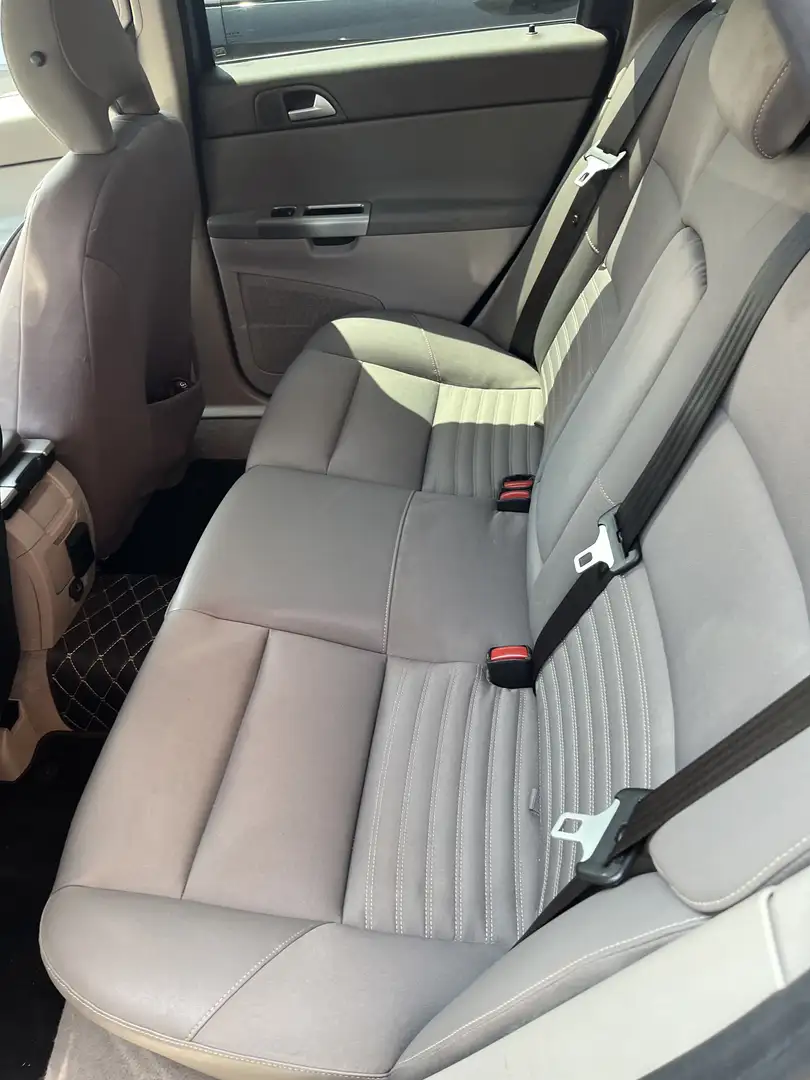 Volvo V50 2.0D Momentum - 1