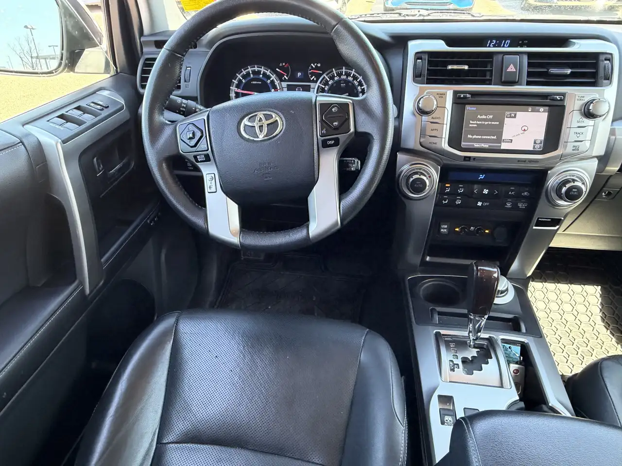 Toyota 4-Runner снимка Toyota 4-Runner