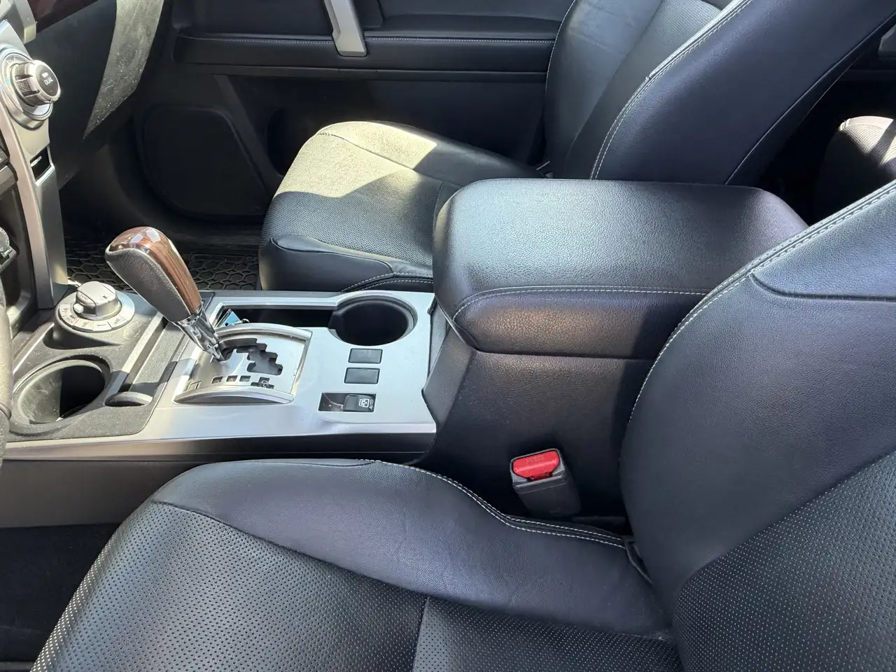 Toyota 4-Runner снимка Toyota 4-Runner