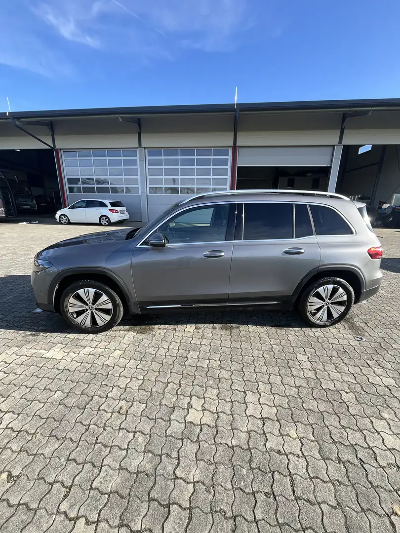 Mercedes-Benz EQB 250 - 2