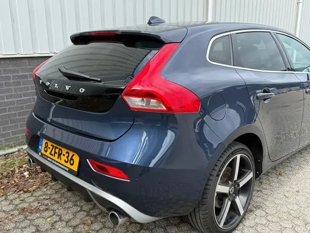Volvo V40 view 7