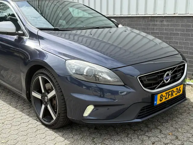 Volvo V40 view 6