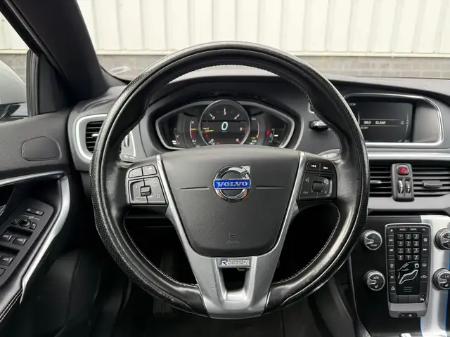 Volvo V40 view 12