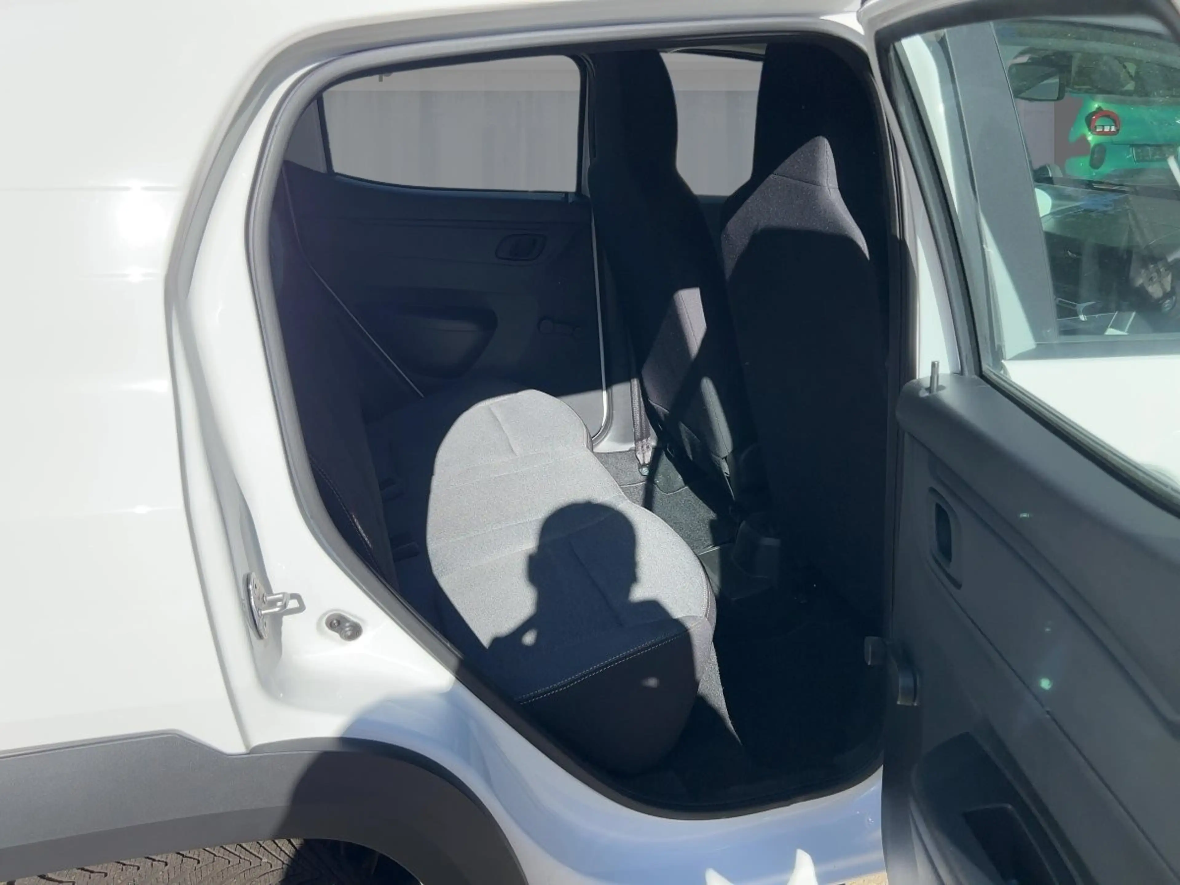 Dacia Spring Essential ELECTRIC 45 - PDC LED-Tagfahrlicht Tagfahrlicht — photo 9