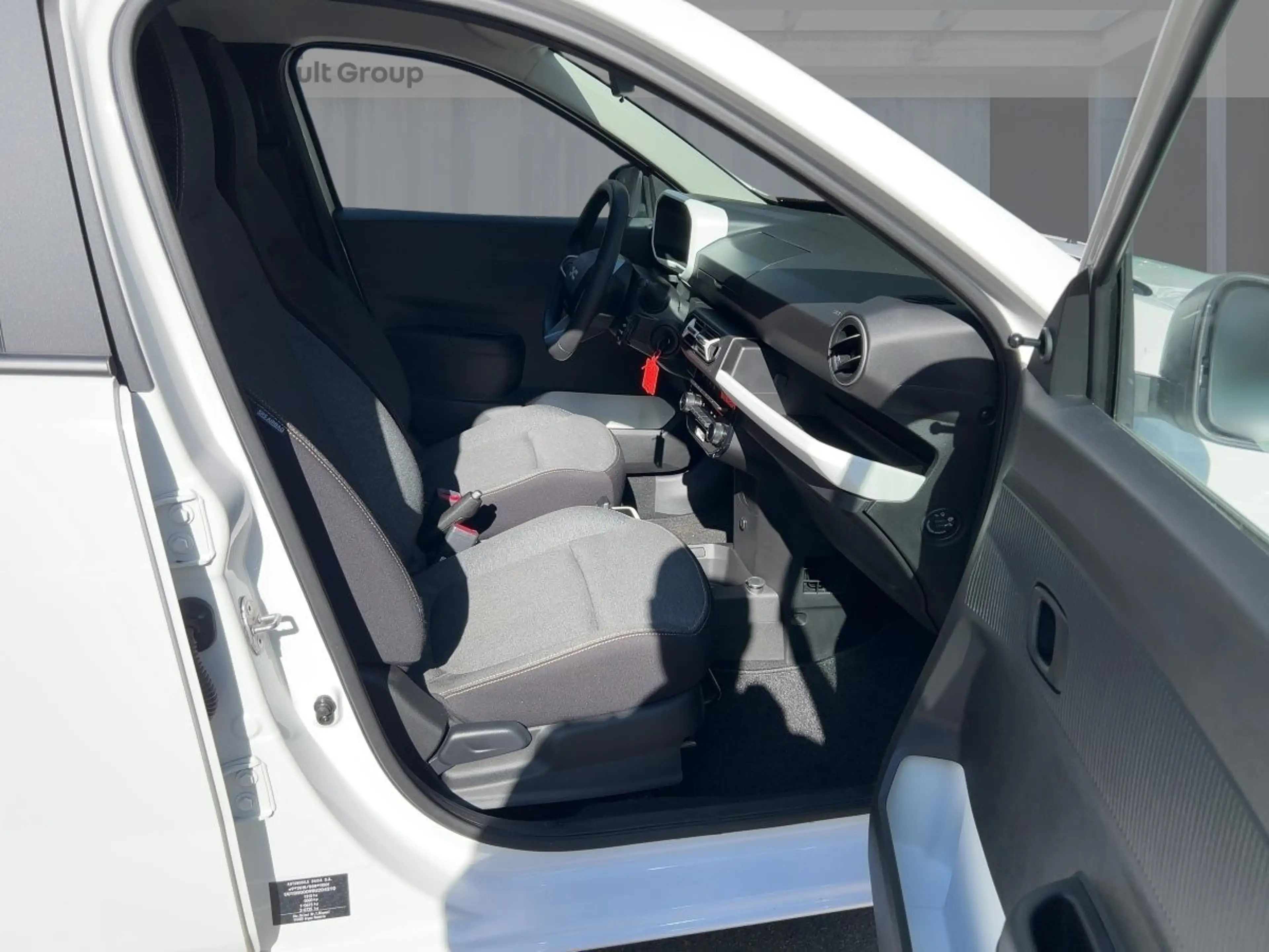 Dacia Spring Essential ELECTRIC 45 - PDC LED-Tagfahrlicht Tagfahrlicht — photo 8