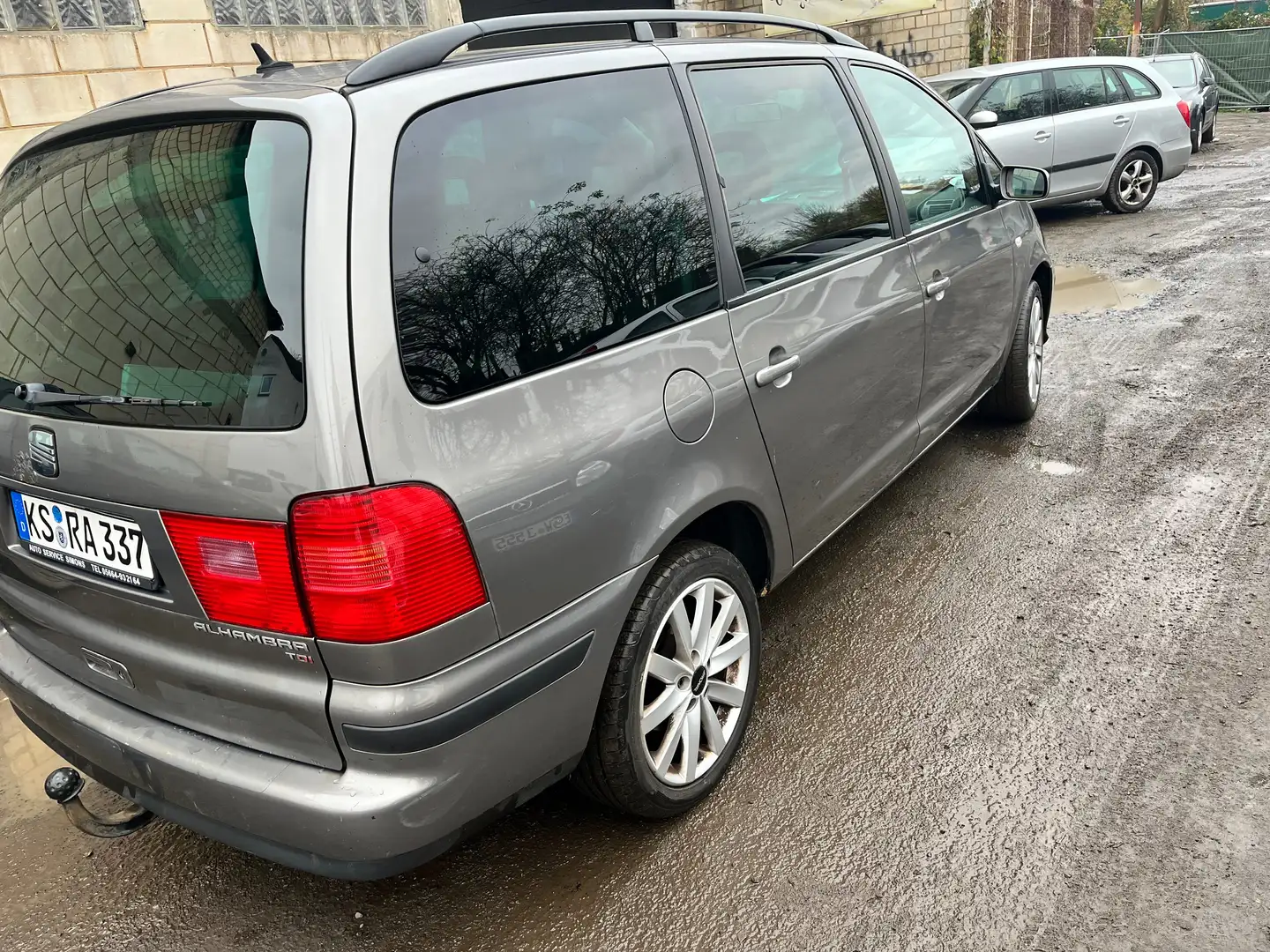 SEAT Alhambra 1.9 TDI Sport Edition Gris - 2