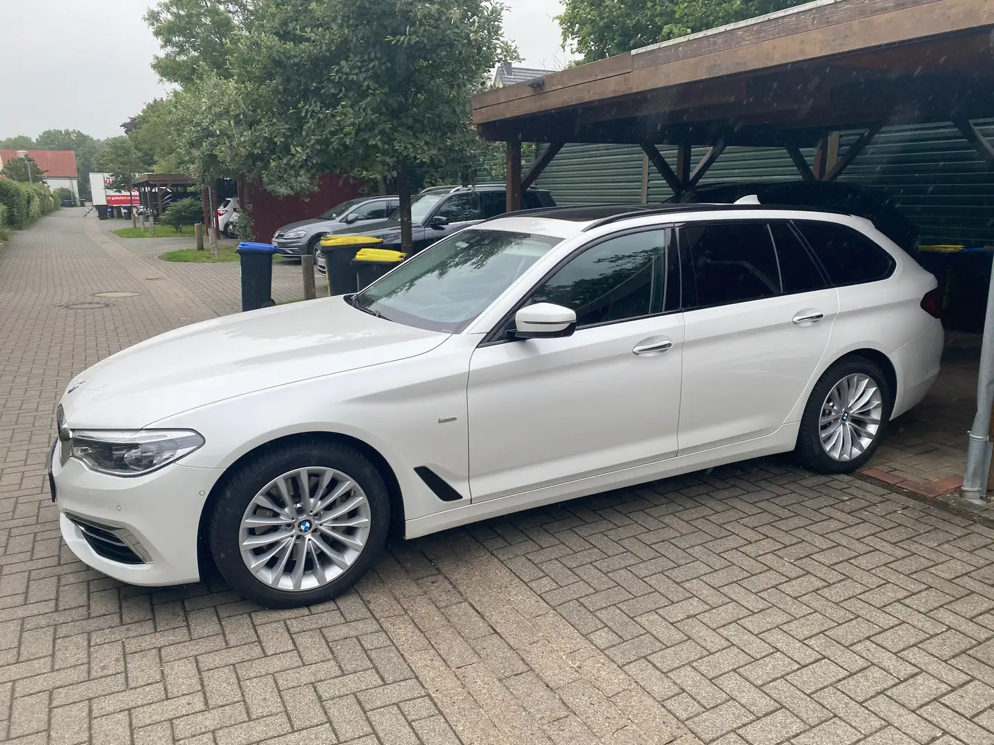 BMW 530 5er Touring Diesel 530d Touring Aut. Luxury Line Blanco - 1