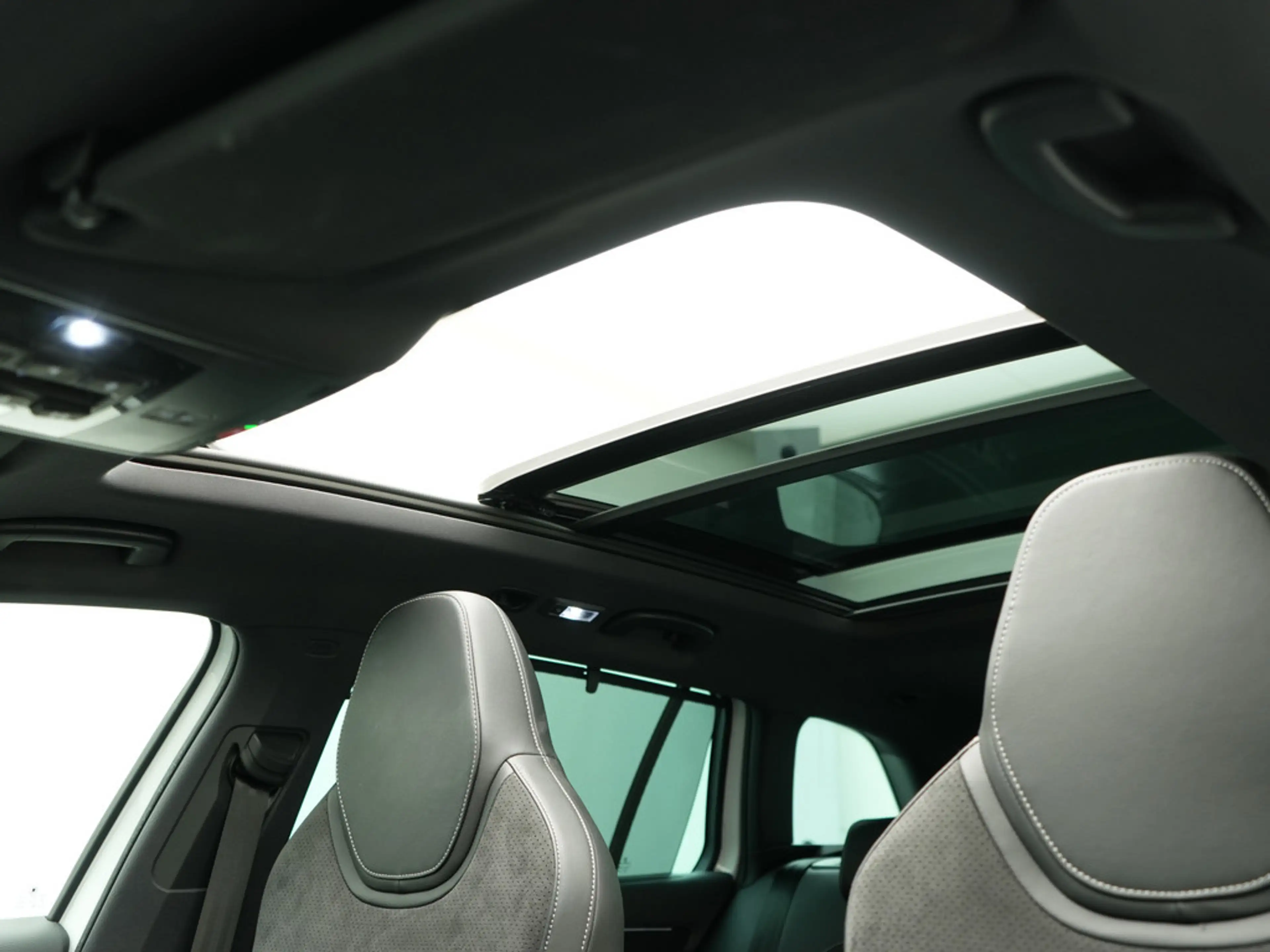 Skoda Superb Combi Sportline ACC PANO 360° MEMORY KAM — photo 5