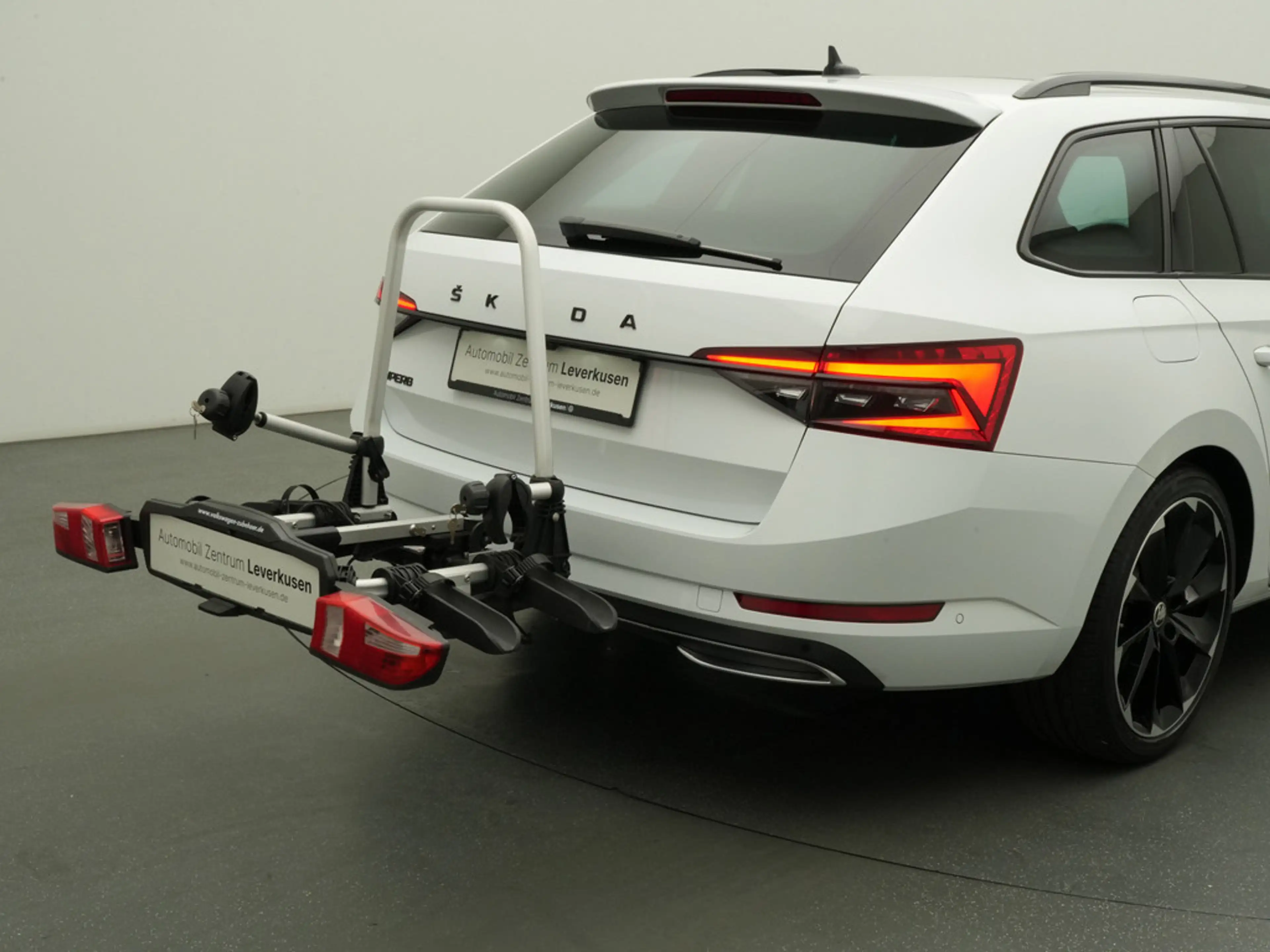 Skoda Superb Combi Sportline ACC PANO 360° MEMORY KAM — photo 4
