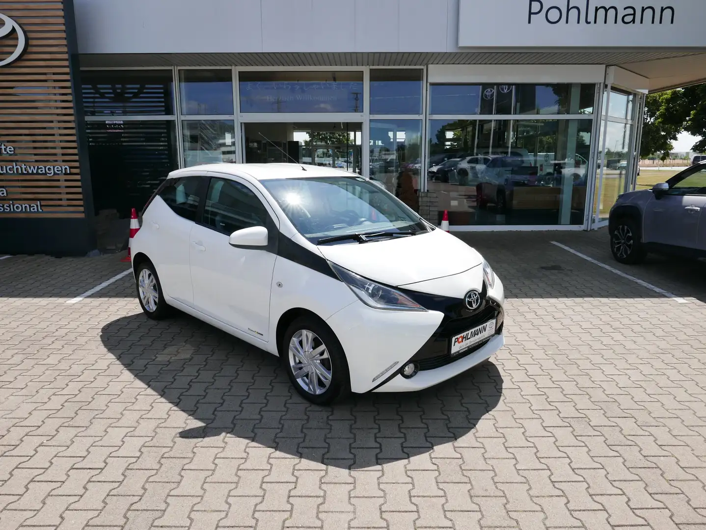 Toyota Aygo Aygo x-play touch KAMERA*KLIMA Blanc - 2