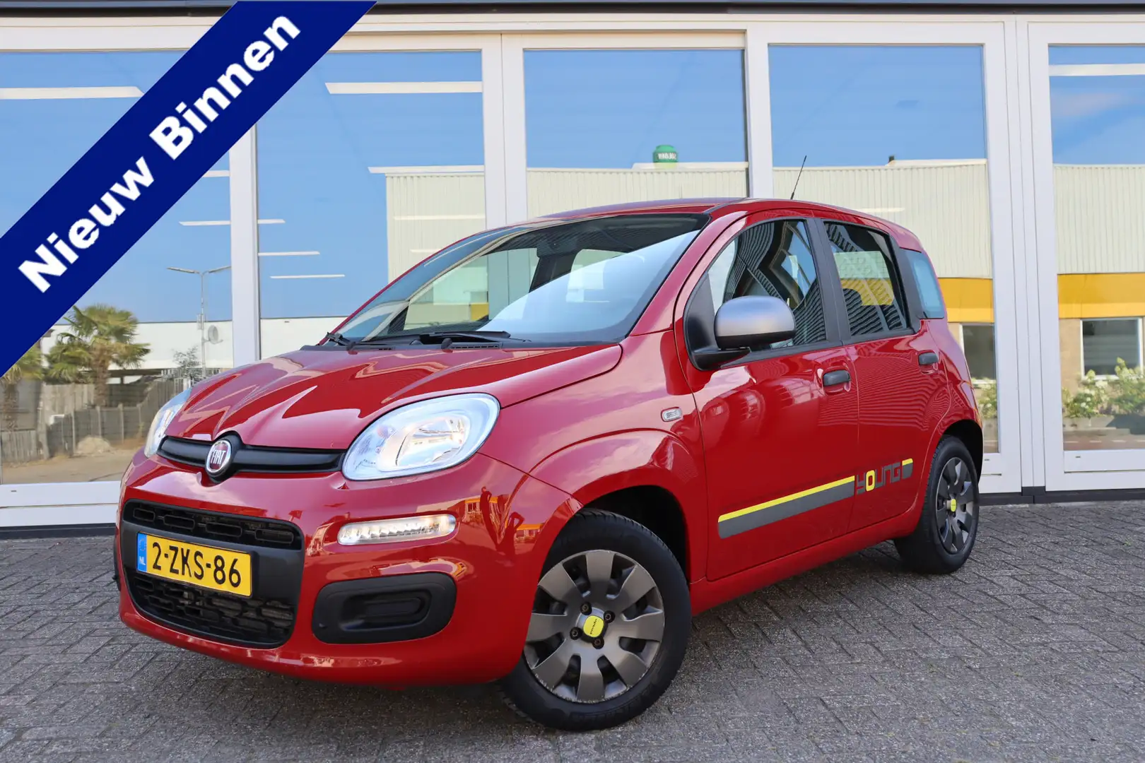 Fiat Panda 0.9 TwinAir Young, Airco, Prijs Is Rijklaar Inclus Rood - 1