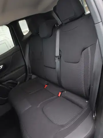 Jeep Renegade view 14