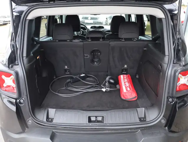 Jeep Renegade view 12