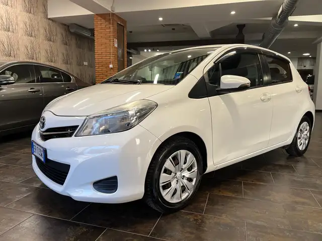Toyota Yaris Yaris III 2011 5p 1.3 Style