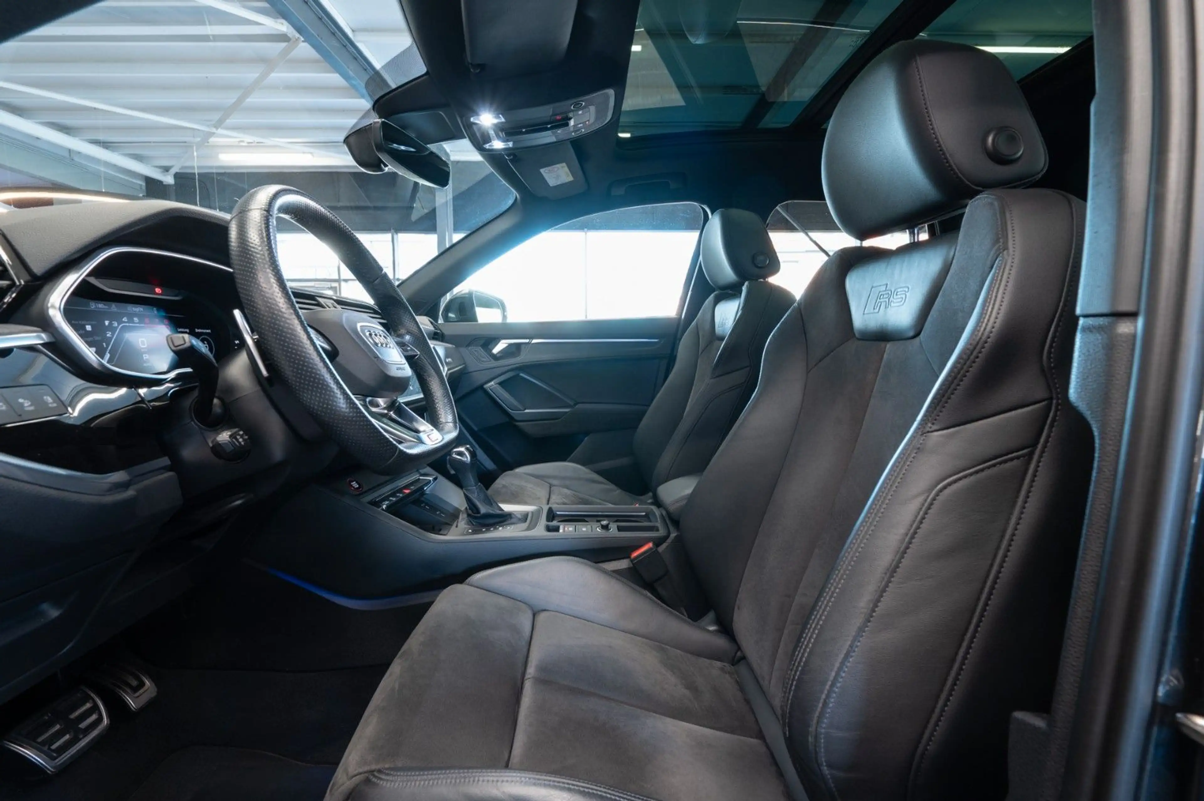 Audi RS Q3 2.5 TFSI quatt|RS-AGA|MATRIX|B&O|AHK|ACC — photo 12