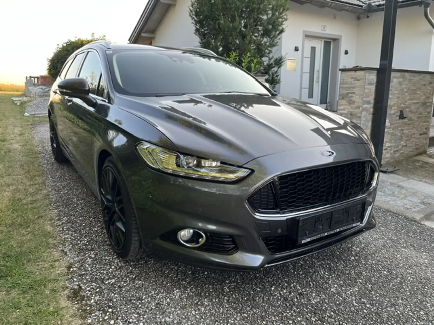 Ford Mondeo Mondeo Traveller Titanium 2,0 TDCi Start/Stop Titanium Grau - 2