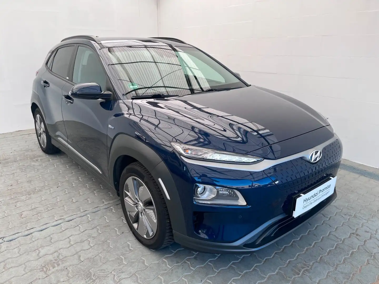 Hyundai KONA Premium Elektro 150 kW Blau - 1
