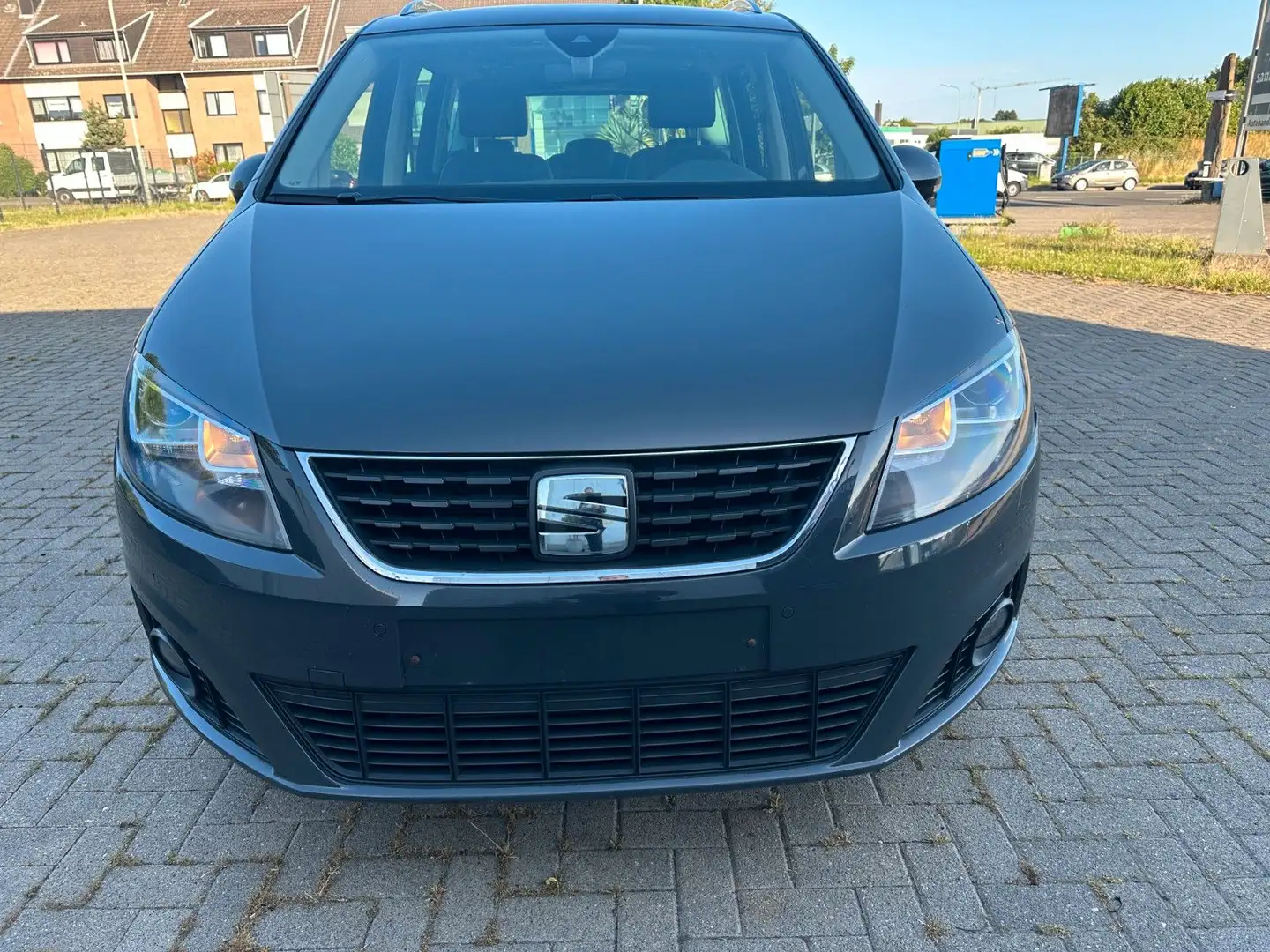 SEAT Alhambra FR-Line Allrad Grau - 2