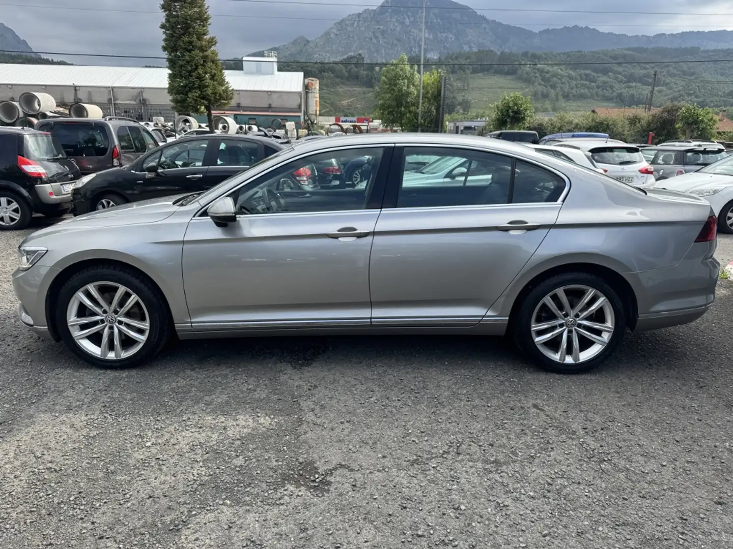 Volkswagen Passat 2.0TDI BMT Sport 4M 110kW Gris - 2