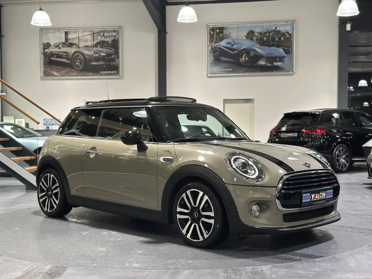 MINI Cooper Seven Chili Aut. NAV-PROF/PANO/17LM/LED Grau - 2