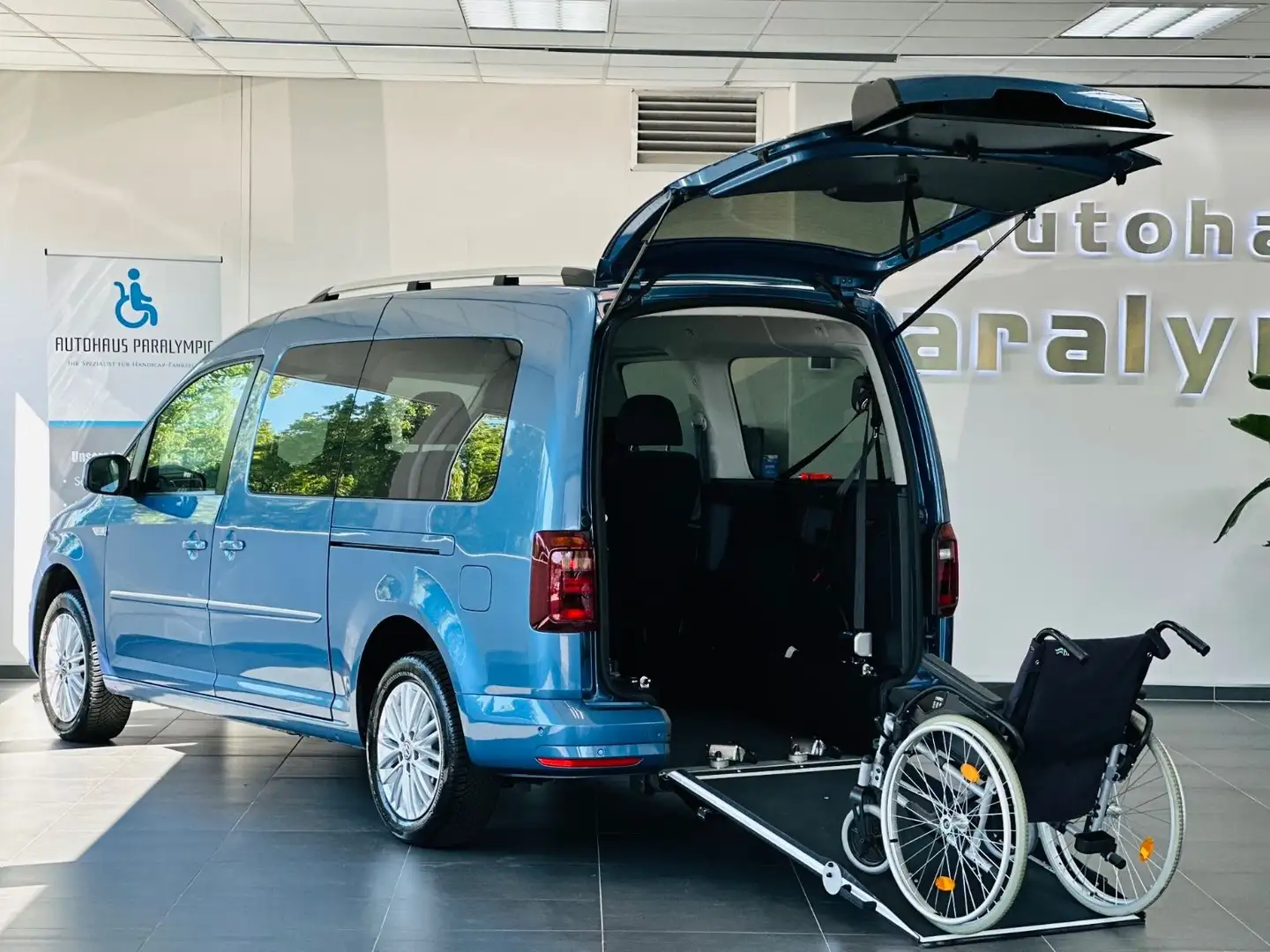 Volkswagen Caddy Maxi Highline DSG Behindertengerecht-Rampe Blau - 1