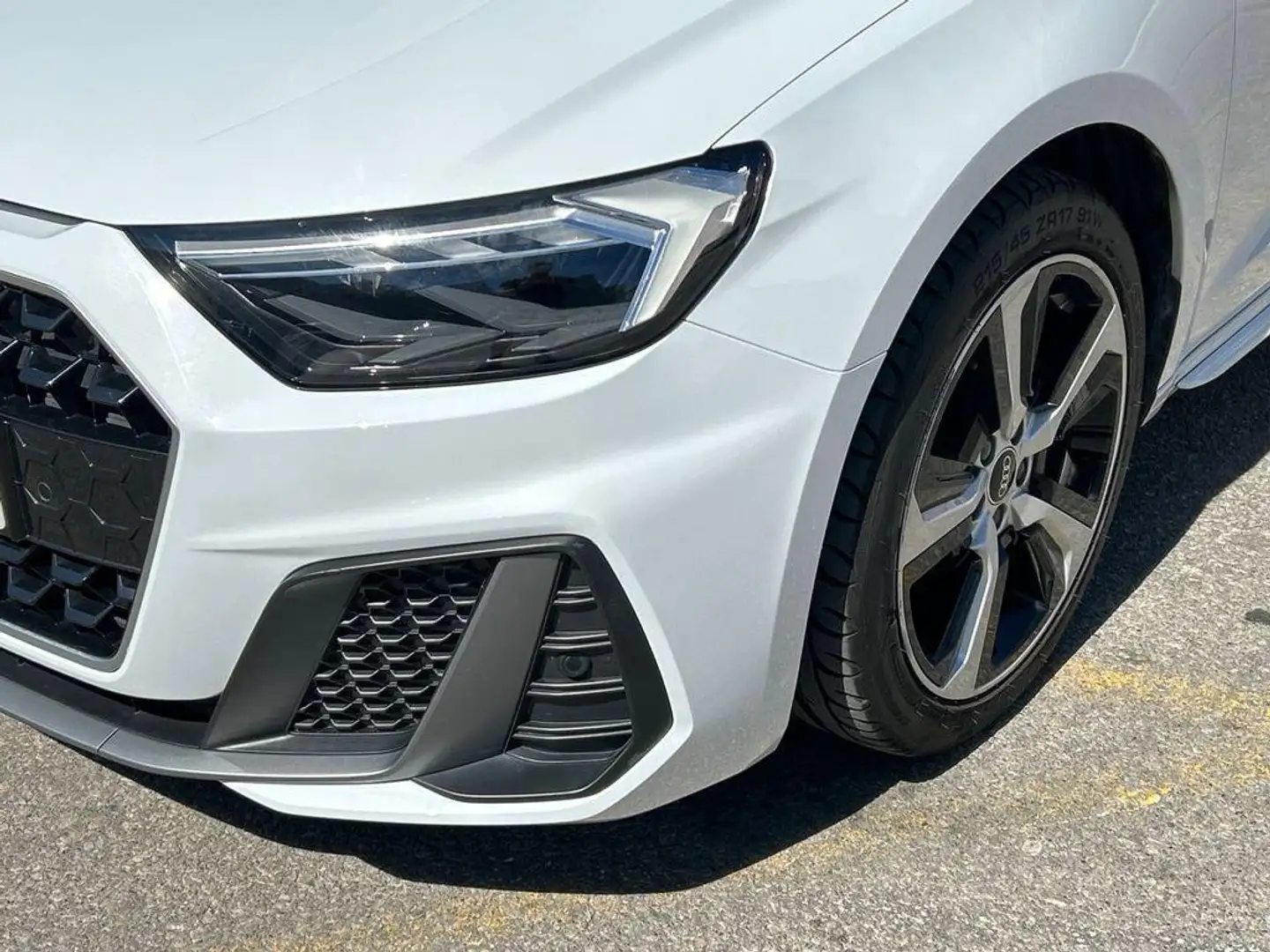 Audi A1 Sportback 30 TFSI Adrenalin S tronic Blanc - 2