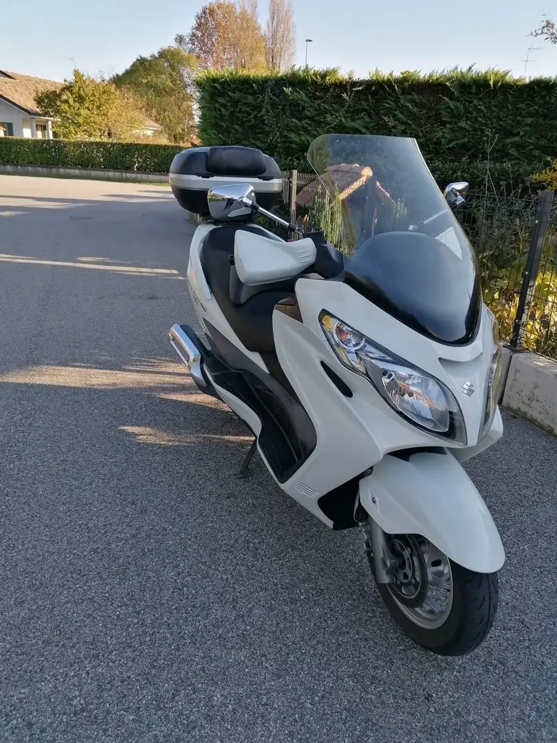 Suzuki Burgman 400 Blanc - 1