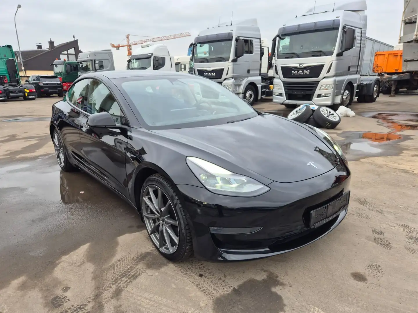 Tesla Model 3 Long Range Dual AWD Schwarz - 1
