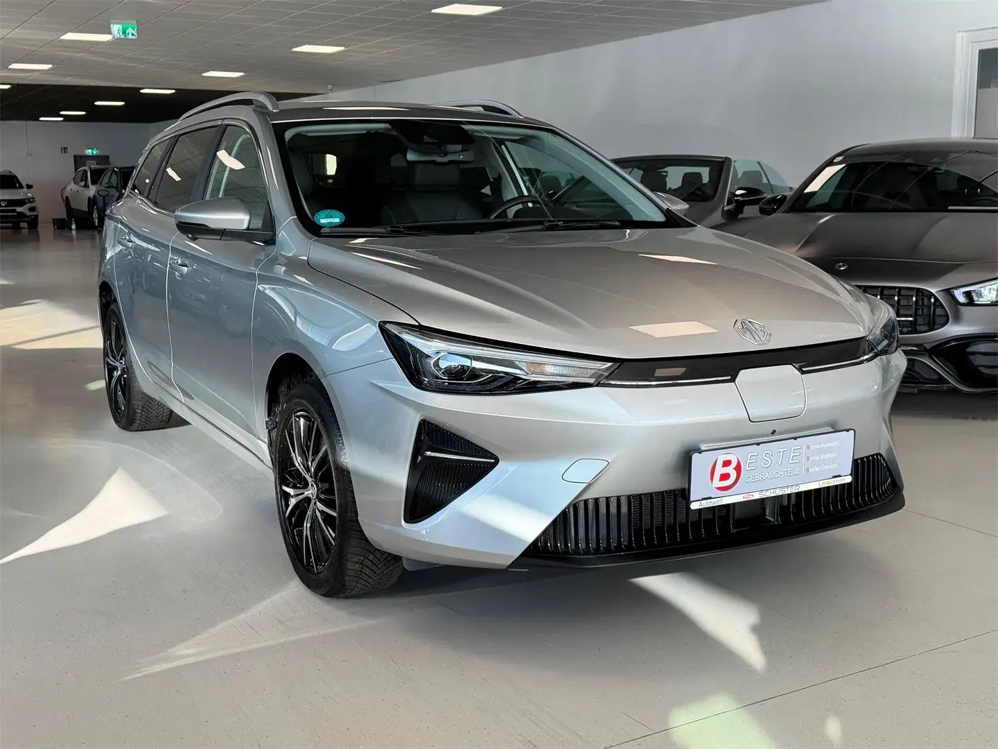 MG MG5 EV Luxury 50,3 kWh Silber - 1