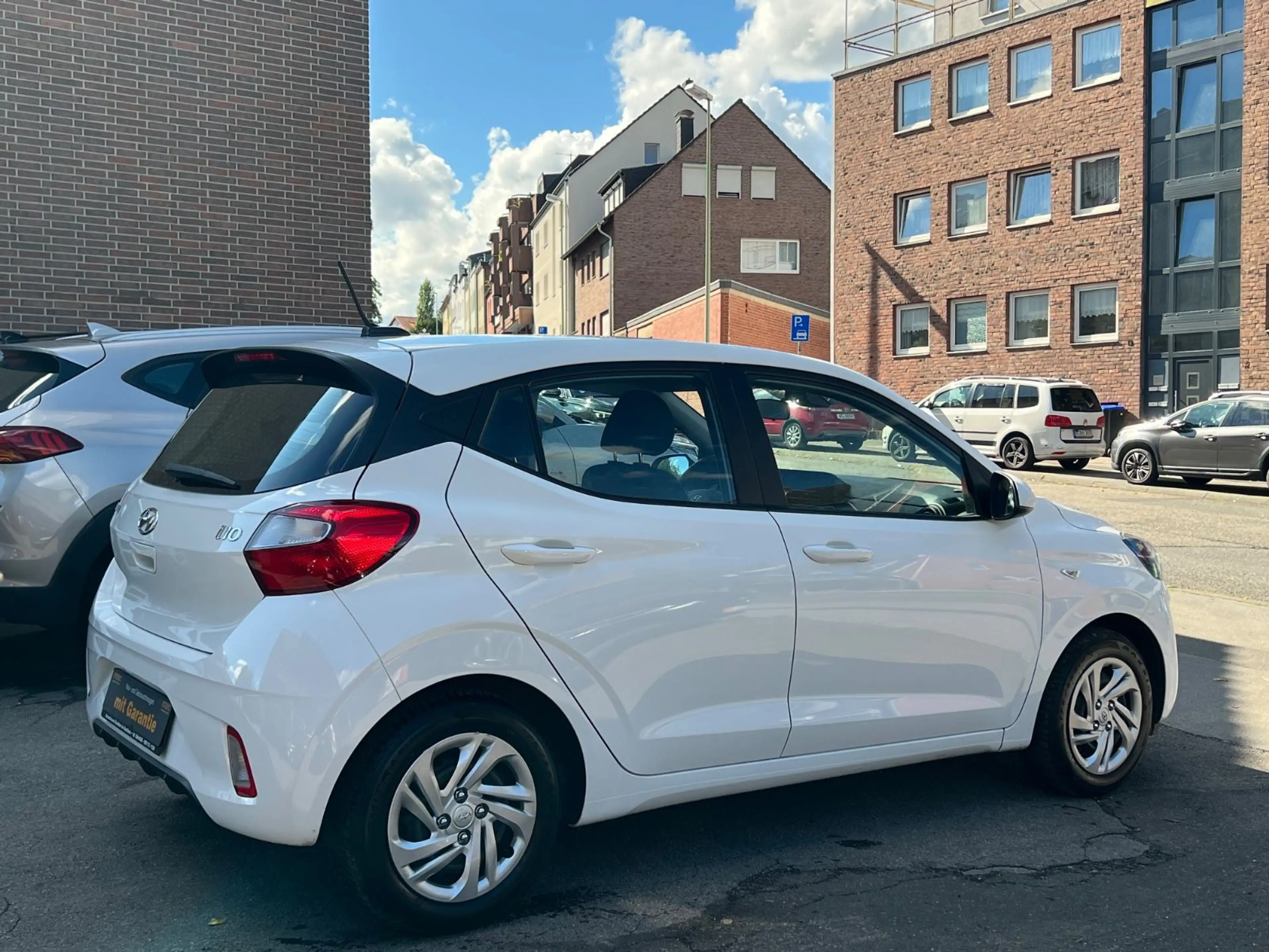 Hyundai i10 Select*Spurhalteassitent*Tüv*Inspektion* — photo 9