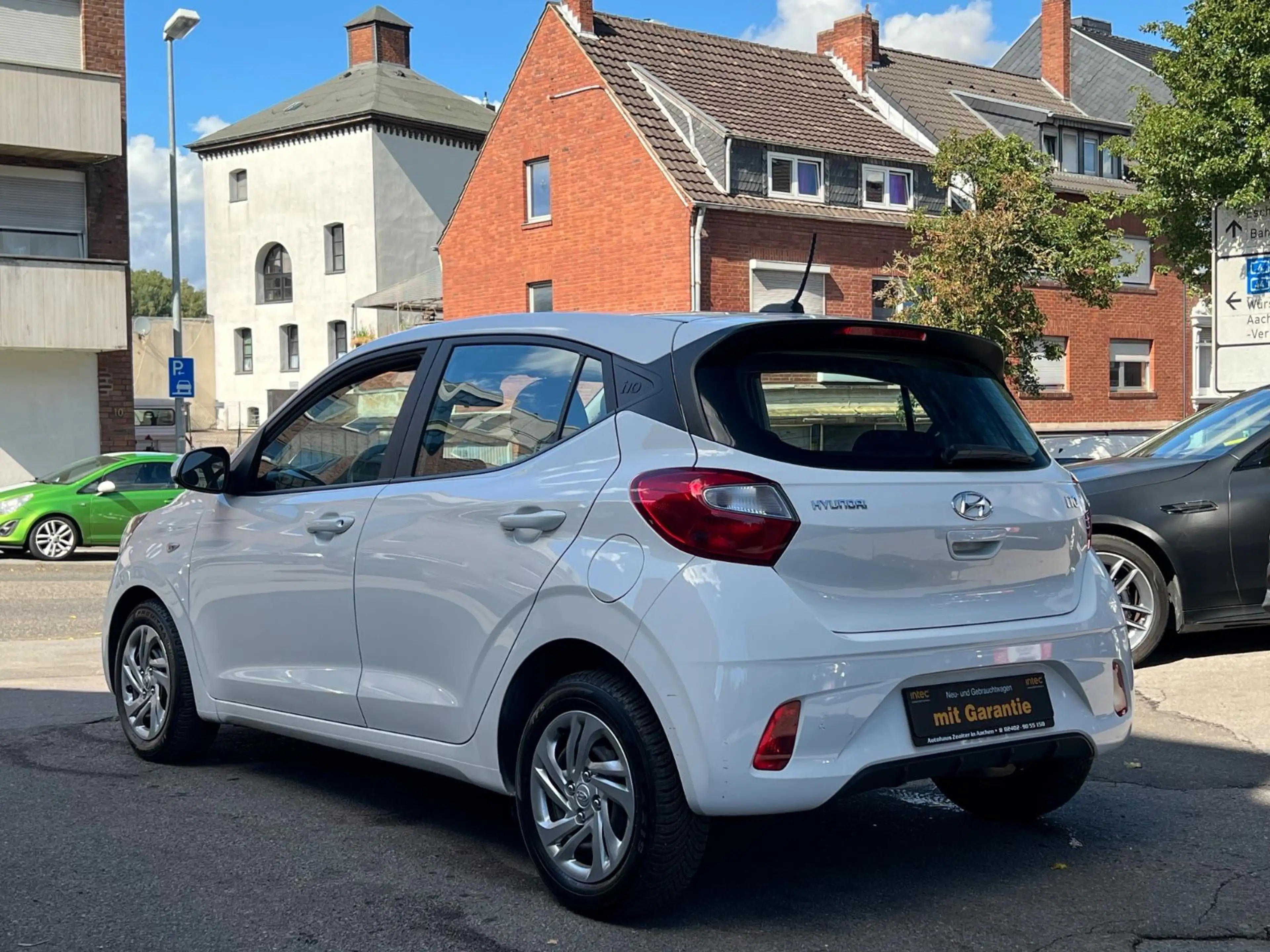 Hyundai i10 Select*Spurhalteassitent*Tüv*Inspektion* — photo 11
