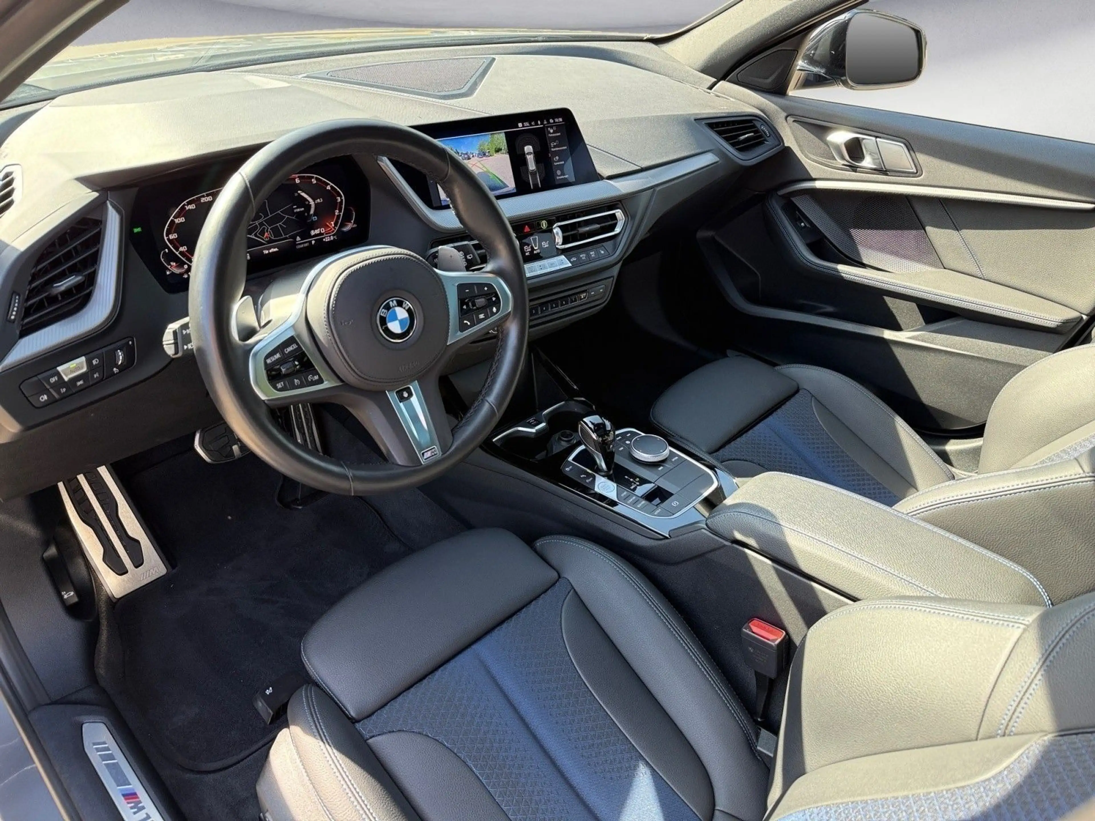 BMW 135 i xDrive M Performance Paket Panorama HiFi D — photo 9