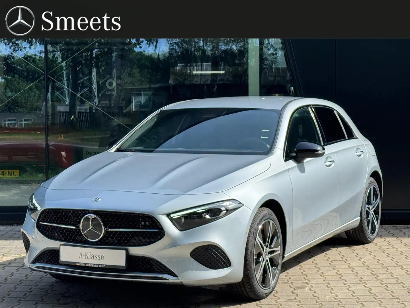 Mercedes-Benz A 250 e Star Edition Luxury Line Zilver - 1