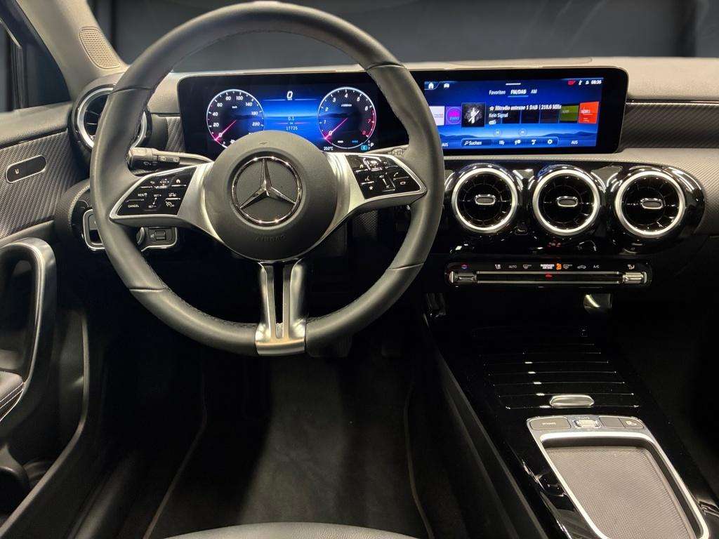 Mercedes-Benz A 220
