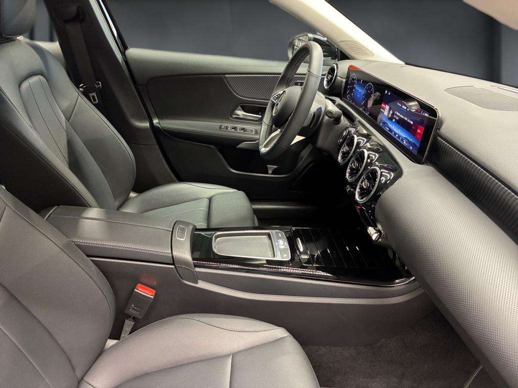 Mercedes-Benz A 220