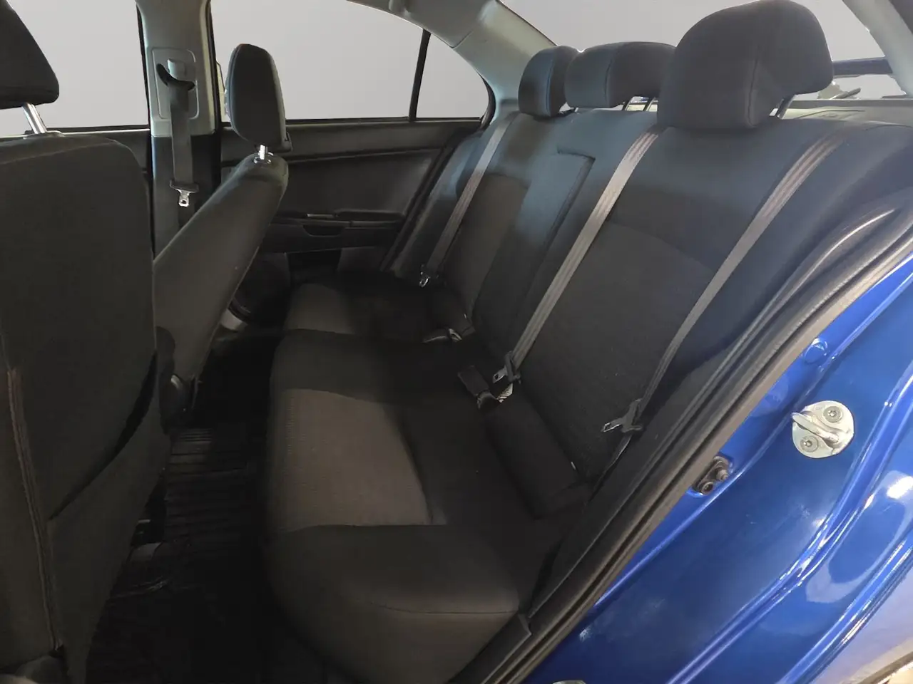 Mitsubishi Lancer снимка Mitsubishi Lancer