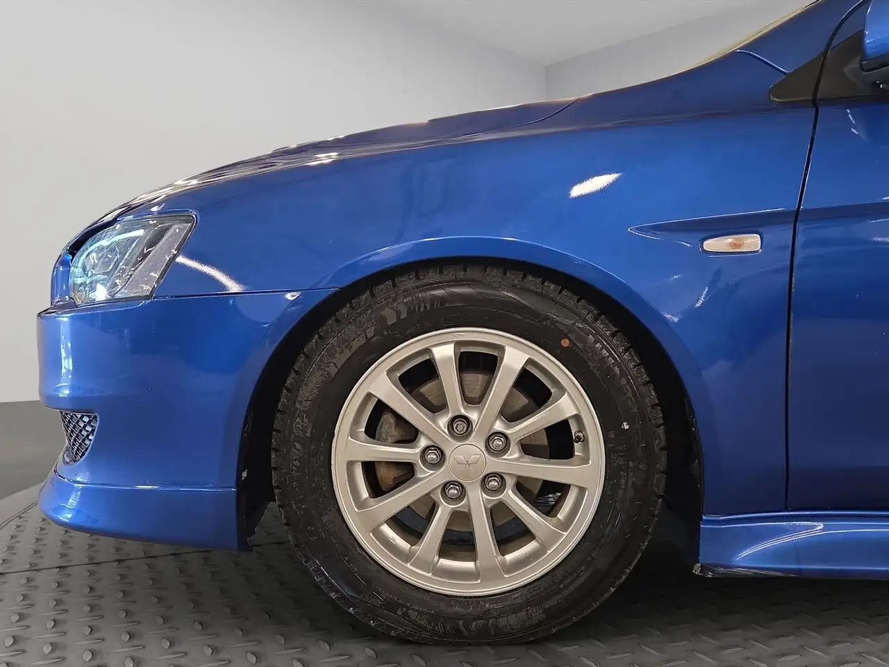Mitsubishi Lancer снимка Mitsubishi Lancer