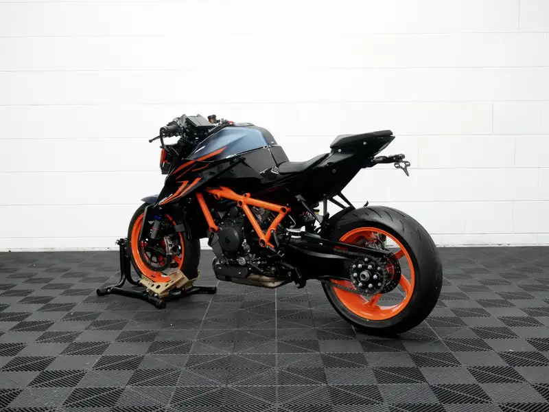 KTM 1290 Super Duke R - foto 6