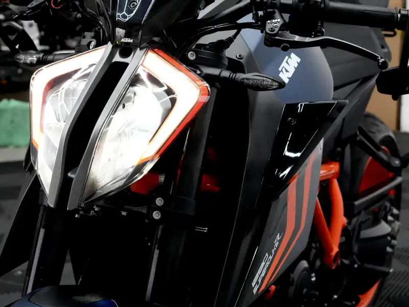 KTM 1290 Super Duke R - foto 8