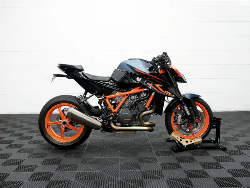 KTM 1290 Super Duke R - foto 2