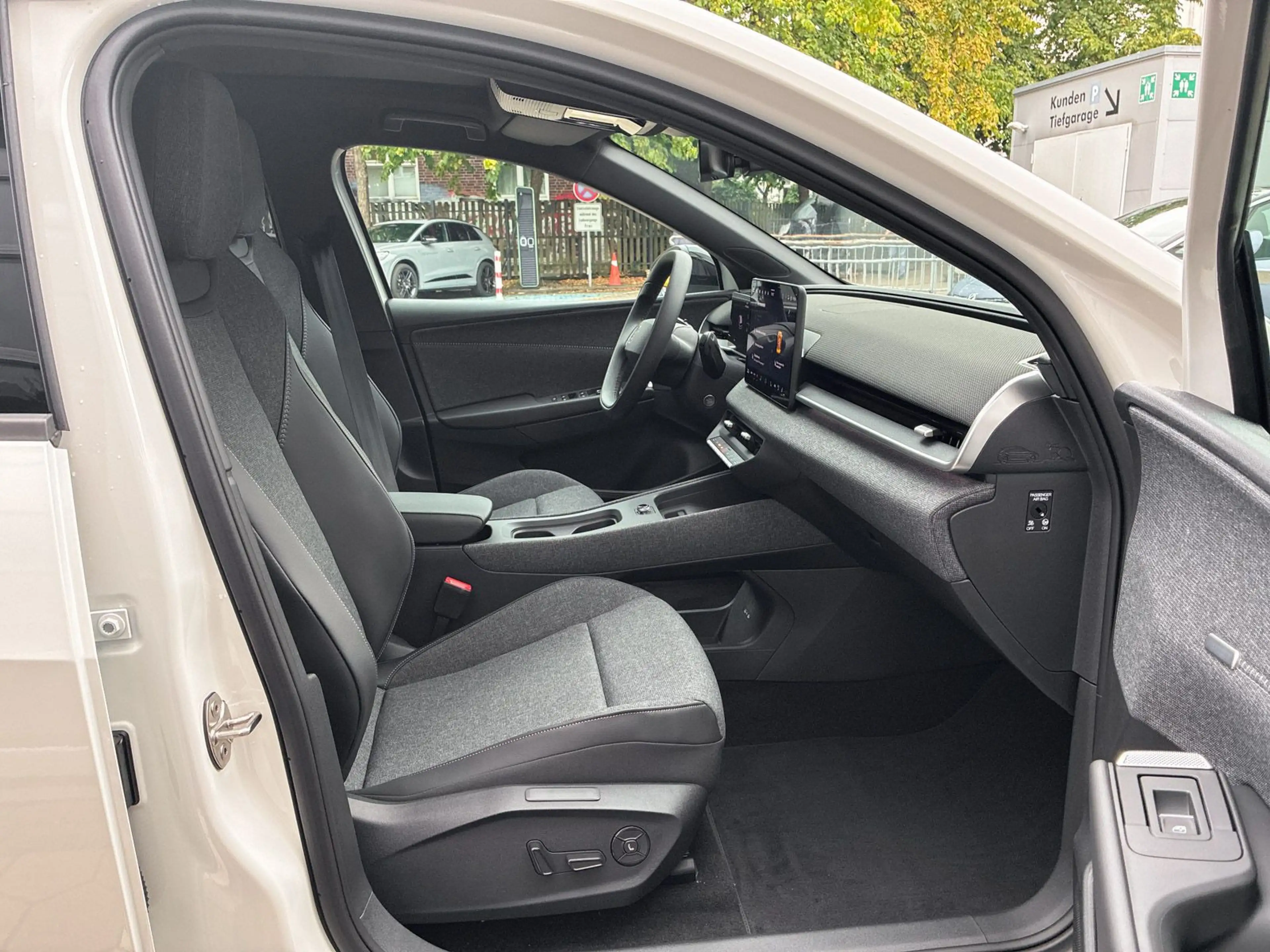 Volkswagen ID. Polo Style 155 kW Panorama AHK — photo 9