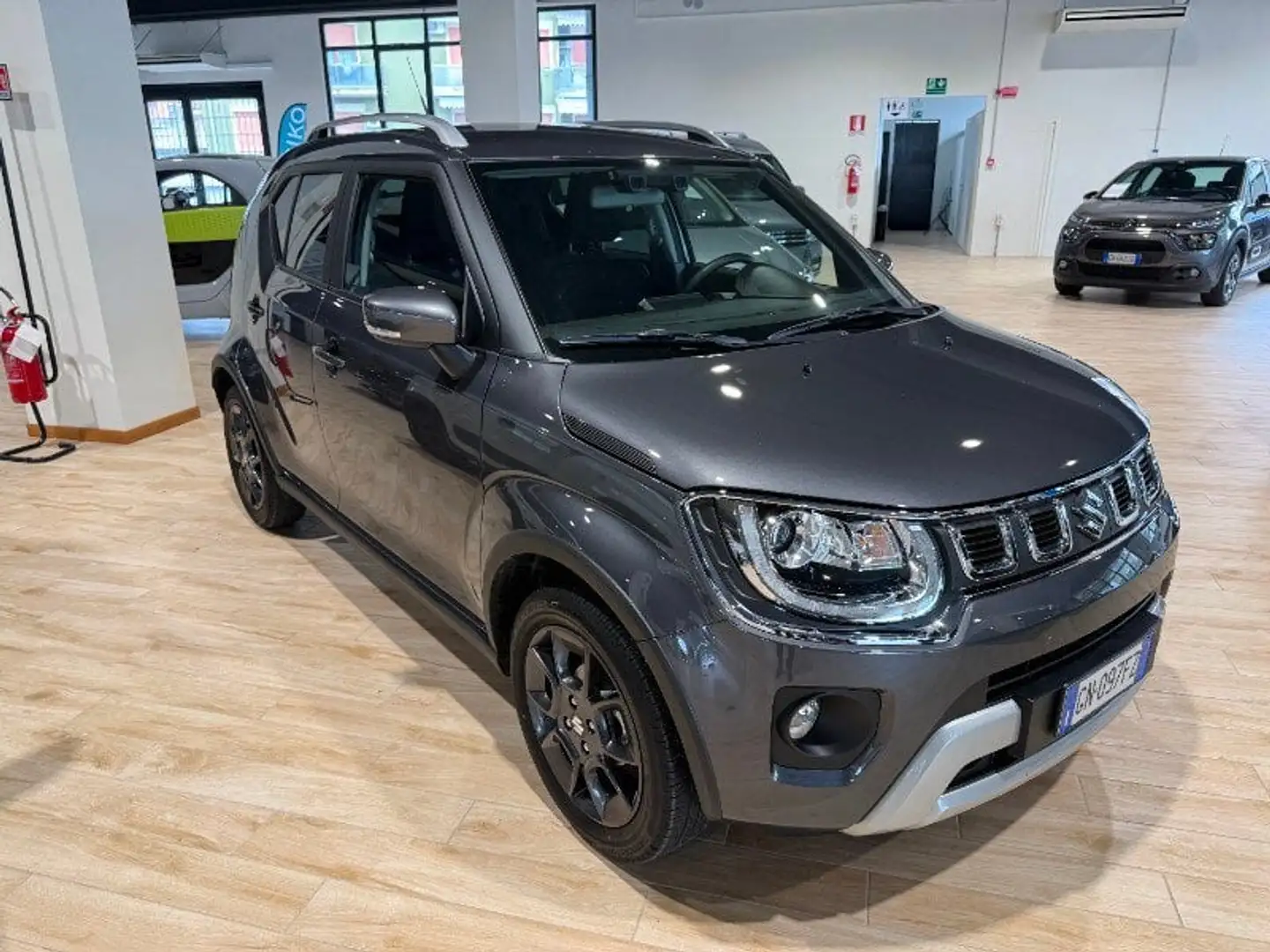 Suzuki Ignis Ignis 1.2 Hybrid Top Grijs - 2