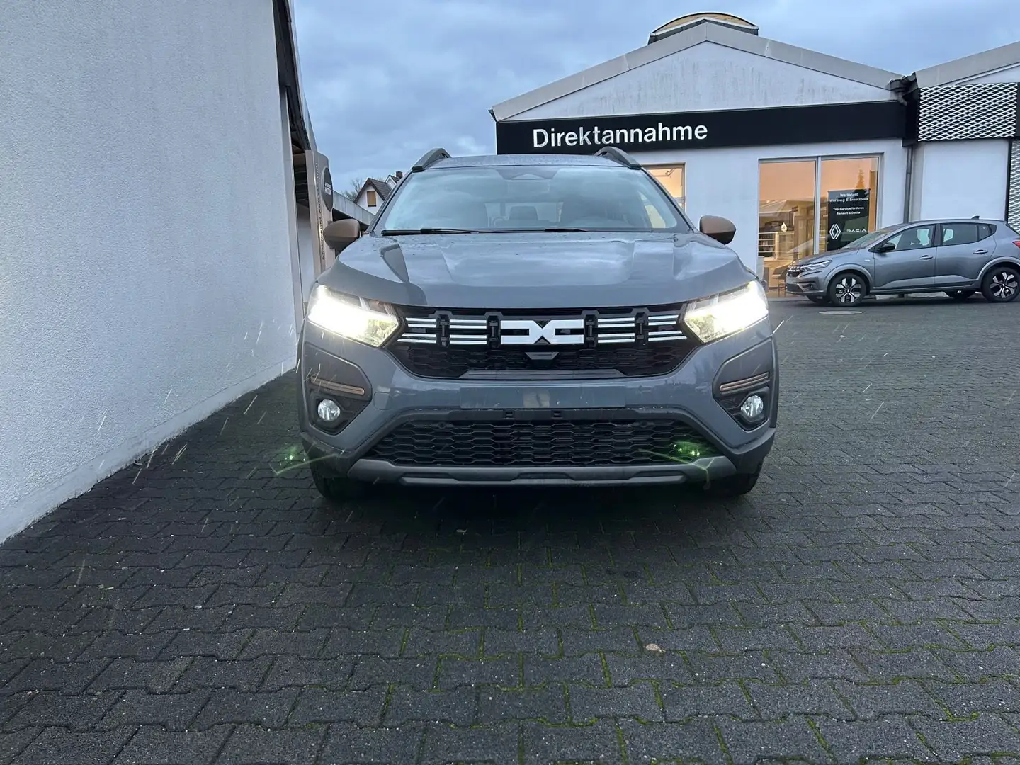 Dacia Jogger Extreme E-TECH Hybrid 140 Grau - 2