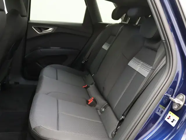Audi Q4 e-tron view 13