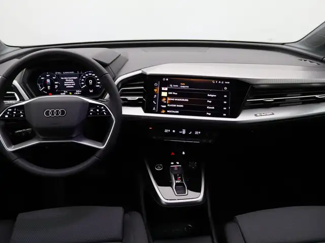 Audi Q4 e-tron view 12