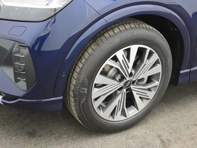 Audi Q4 e-tron view 9
