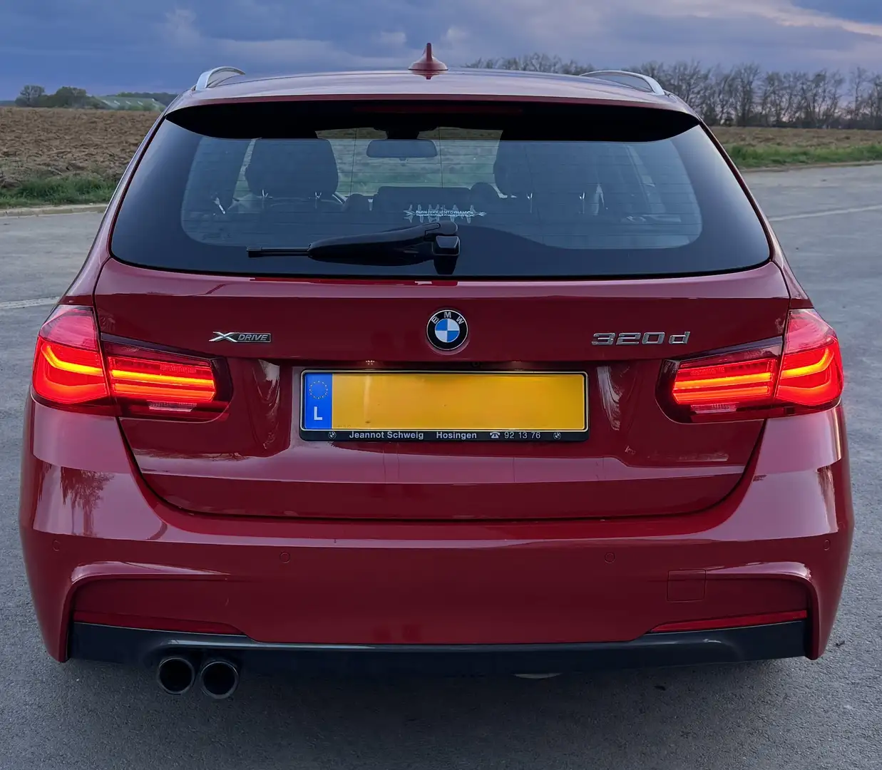 BMW 320 320d Touring xDrive Aut. M Sport Rouge - 2
