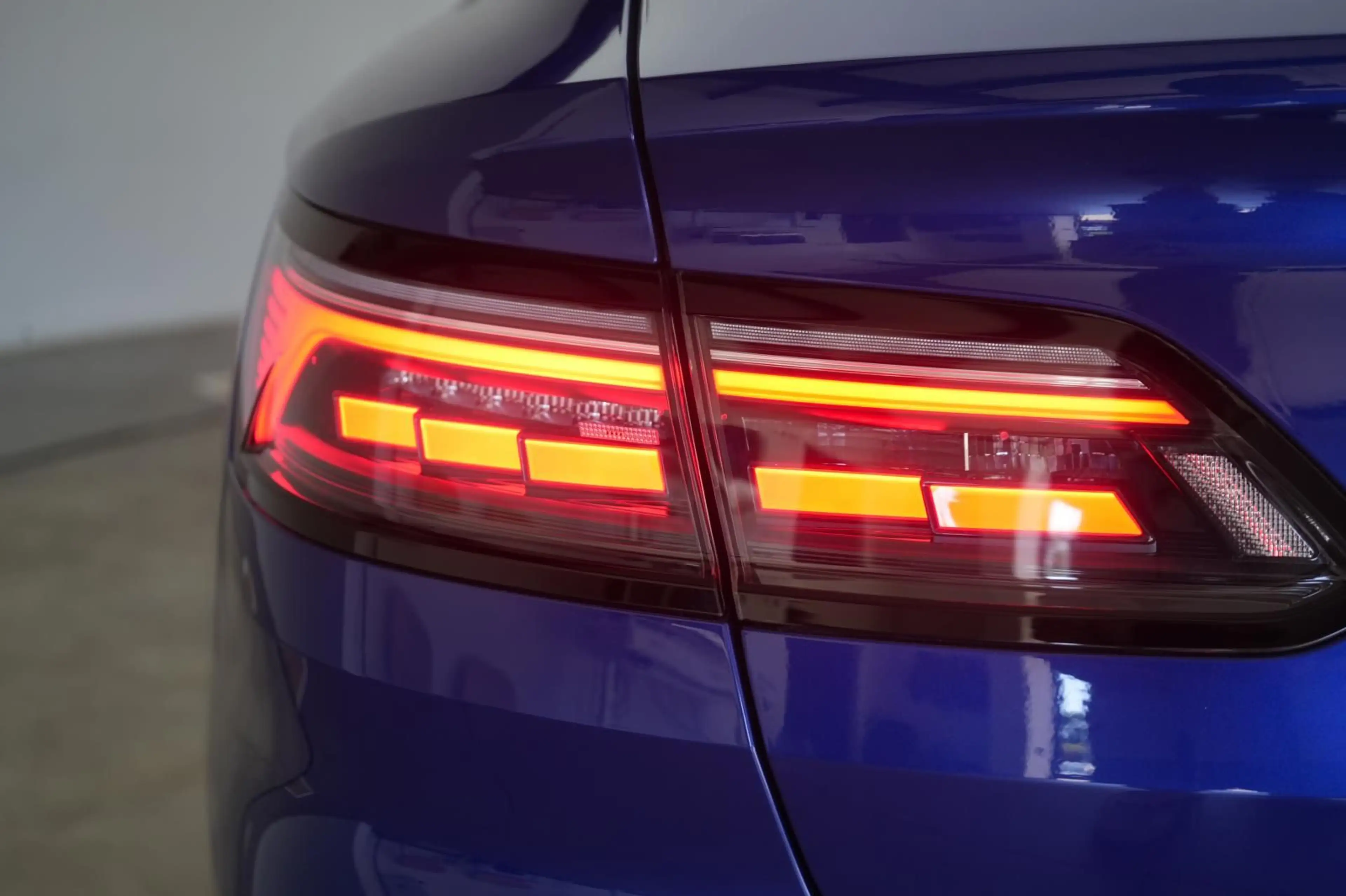 Volkswagen Arteon Shooting Brake 1.4 eHybrid R-Line Leder/3 — photo 11