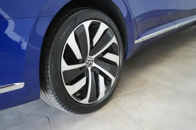 Volkswagen Arteon view 8
