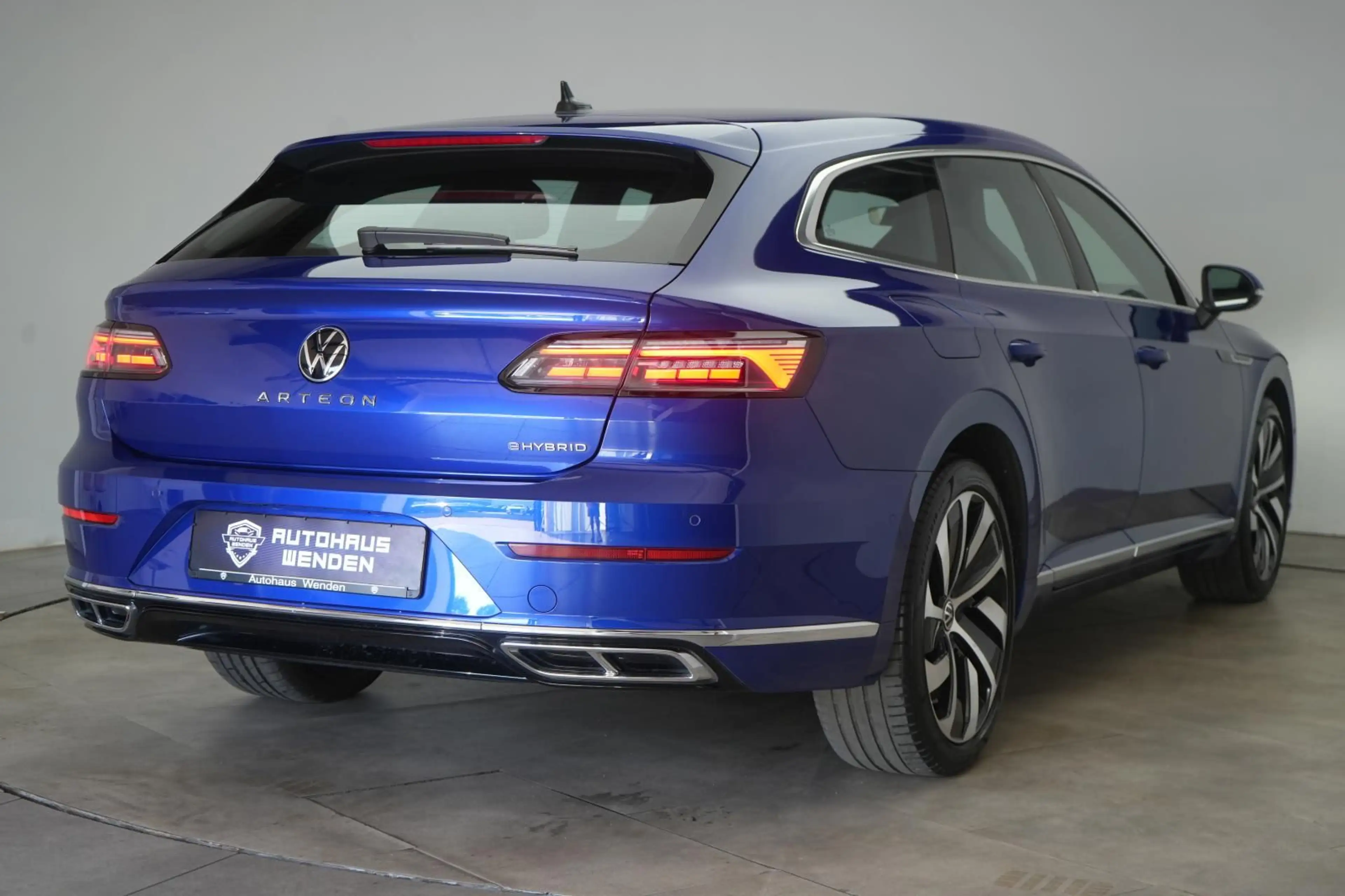 Volkswagen Arteon Shooting Brake 1.4 eHybrid R-Line Leder/3 — photo 4